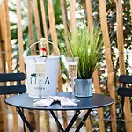 Particulier - Les Du Bassin D'arcachon- Petit-déjeuner Sur Demande- Prestations De Gamme